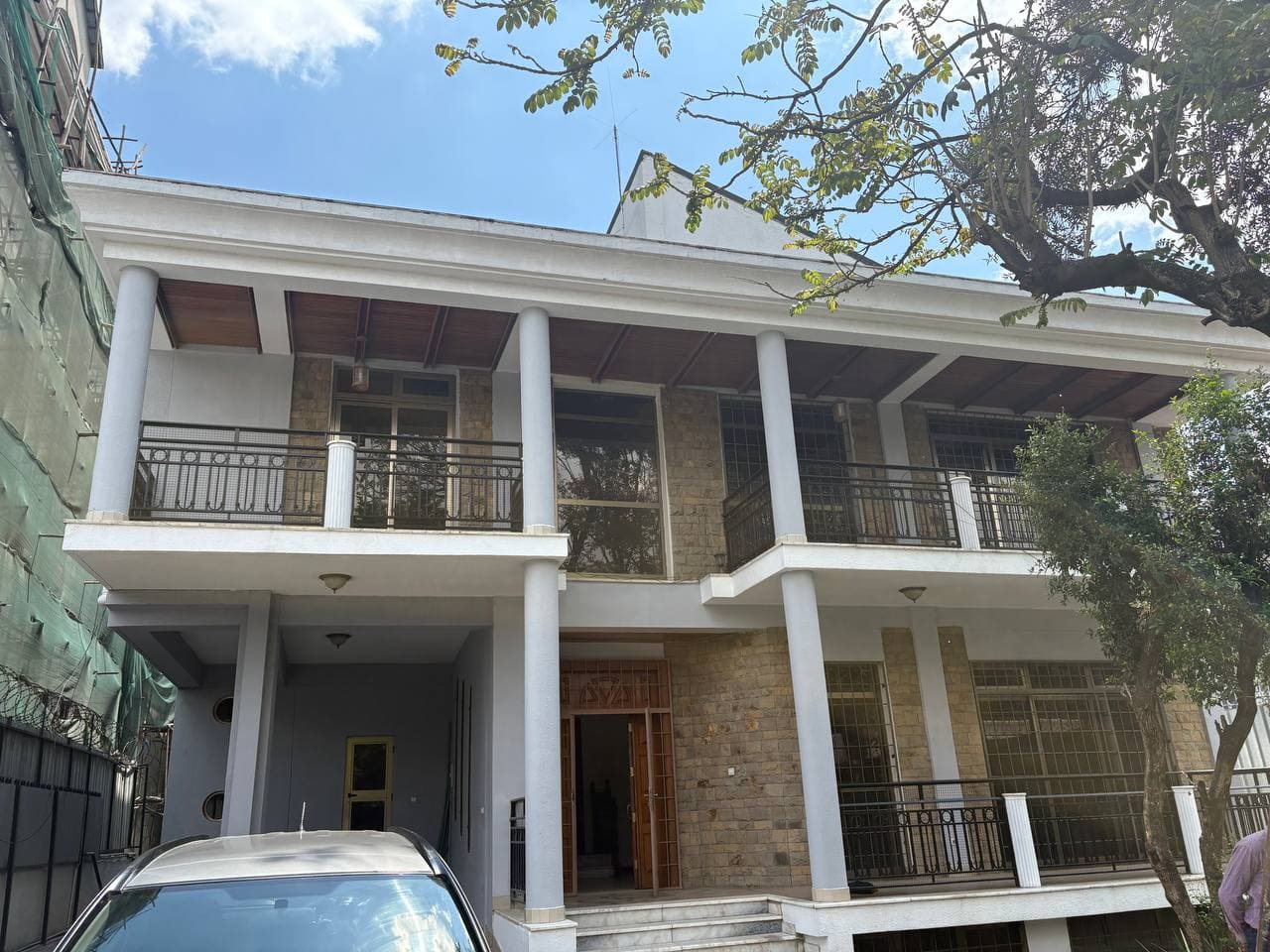 House for rent for Office or Residence near Vatican Embassy, behind Mekaneyesus Church.